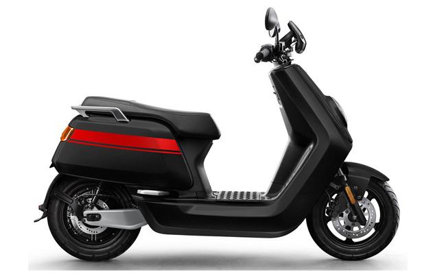 2022 NIU NQi GT Pro – Black and Red – Electric Scooter